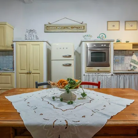 Casa Matilde In With Ac Apartment *